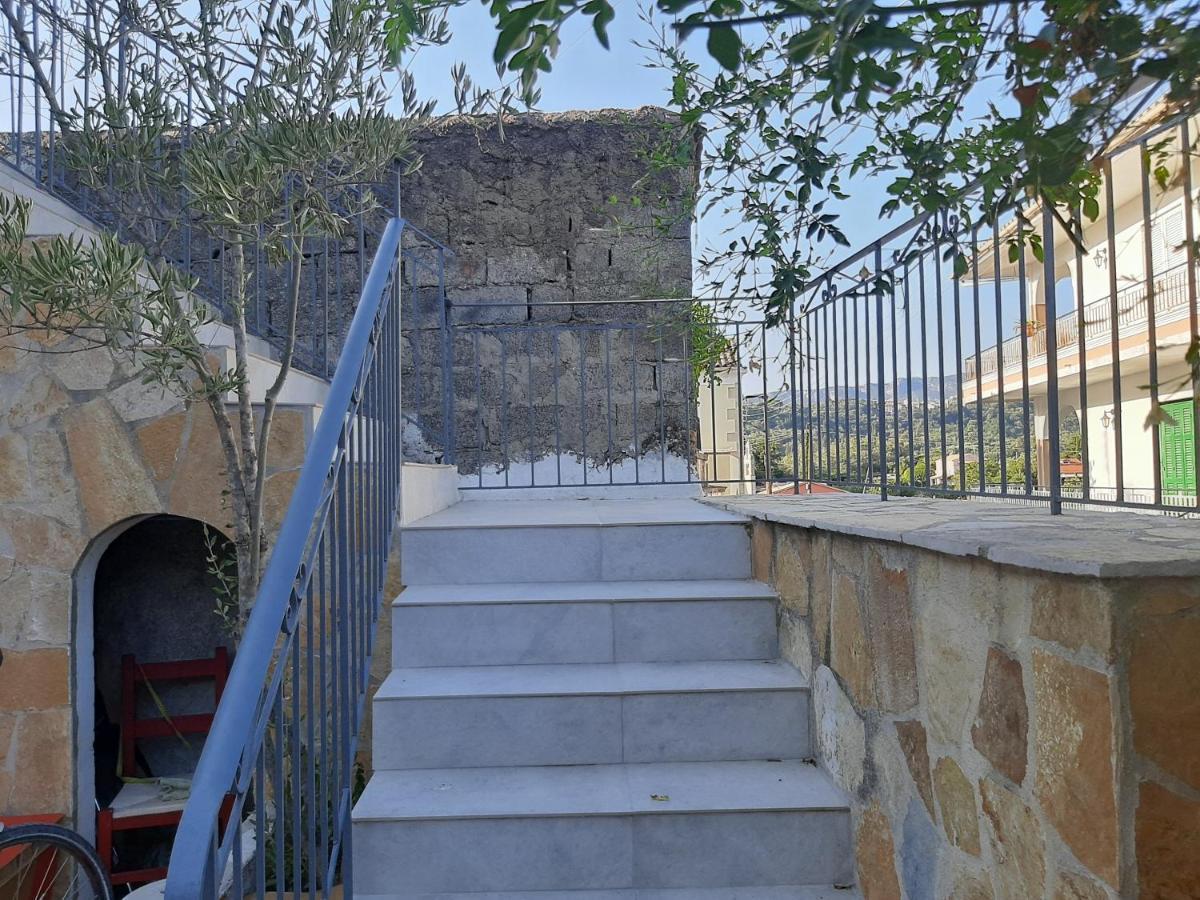 Villa Aspros - Traditionell, Ruhig Und Strandnah Liapades Buitenkant foto