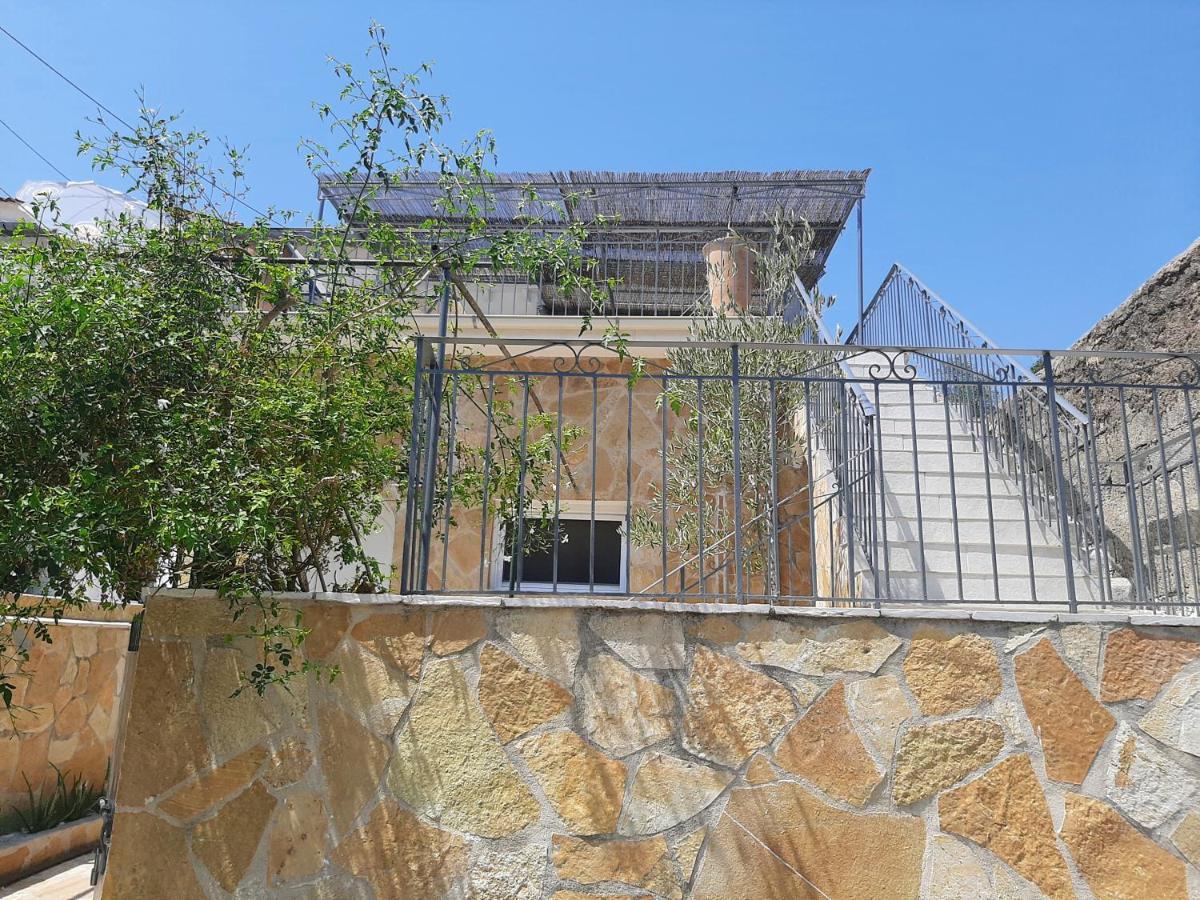 Villa Aspros - Traditionell, Ruhig Und Strandnah Liapades Buitenkant foto